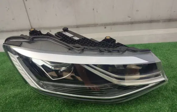 Volkswagen Caddy Headlight/headlamp 2K8941774K