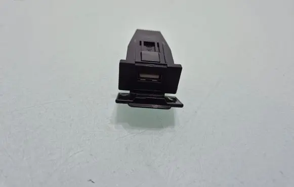 Mitsubishi Outlander USB socket connector 