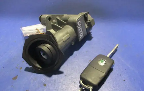 Skoda Fabia Mk1 (6Y) Ignition lock 4B0905851C