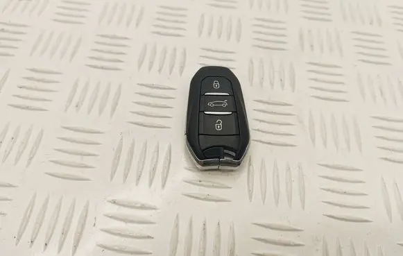 Peugeot 5008 II Ignition key/card 
