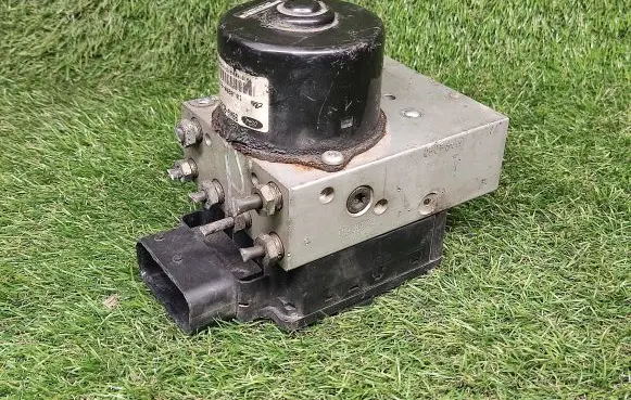 Ford Focus ABS Pump 98AG2C285AC