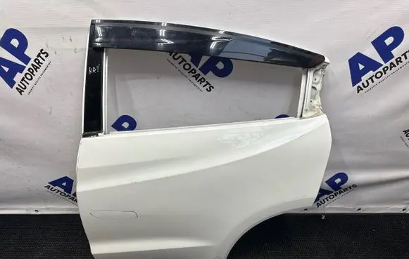 Honda HR-V Rear door