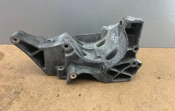 BMW 7 F01 F02 F03 F04 Generator/alternator bracket 7802639 11167802639