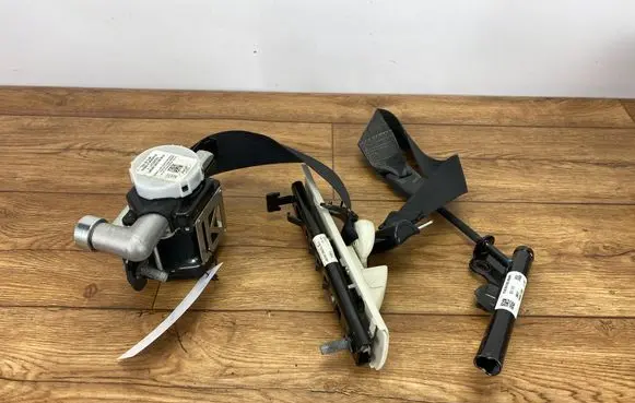 Ford Edge II Front seatbelt KT4BR612D65ABPI KT4BR612D65AB