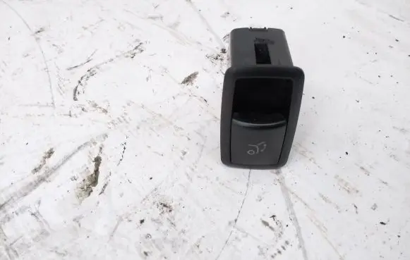 Mercedes-Benz ML W164 Tailgate opening switch A2518706310