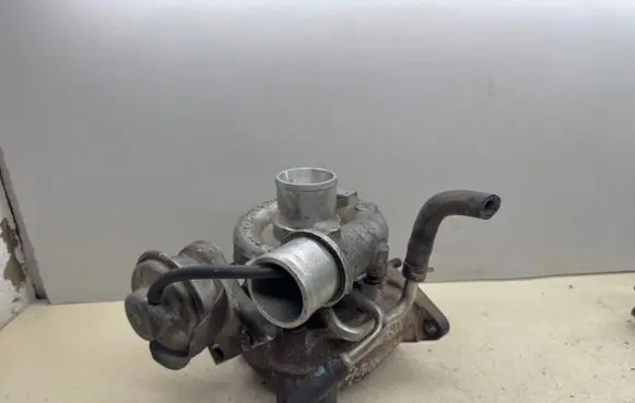 Toyota Avensis Verso Turbo 1720127030 1720127030A 1720127030E