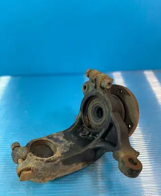 Peugeot 208 Front wheel hub spindle knuckle