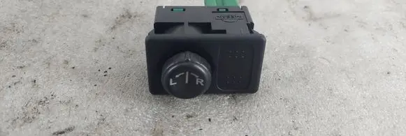 Nissan Primera Wing mirror switch ZFA