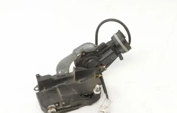 Suzuki Grand Vitara I Rear door lock 244H1916