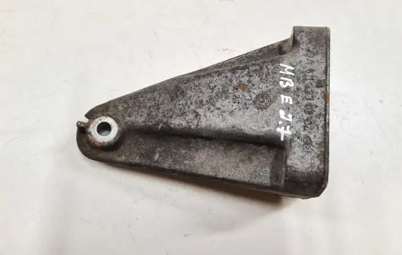 Mercedes-Benz E W211 Engine mounting bracket A6112230804
