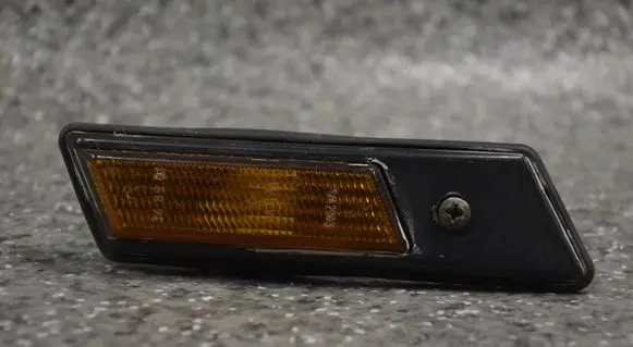 BMW 3 E36 Front fender indicator light 13780139