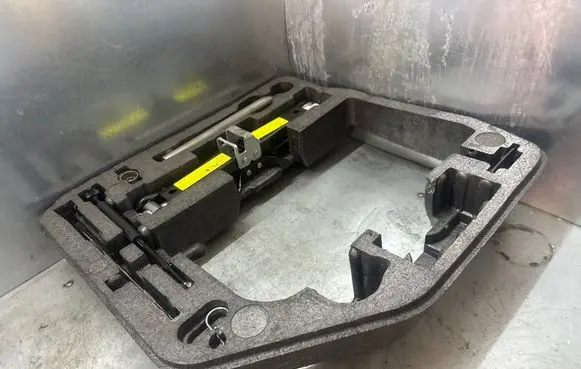 Audi A5 Sportback 8TA Tool box 8t0012109A