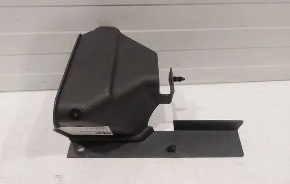 Chevrolet Camaro Intercooler air guide/duct channel 84141571