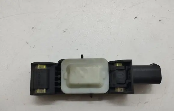 Jeep Grand Cherokee (WK) Airbag deployment crash/impact sensor 1306301920 04671779AC