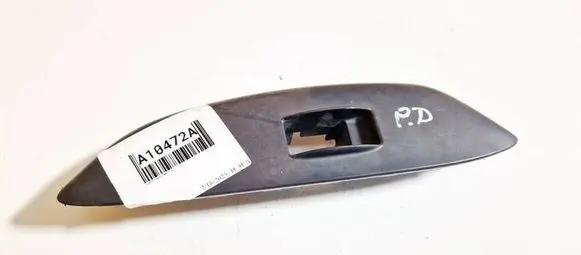 Toyota Yaris Front door window switch trim 