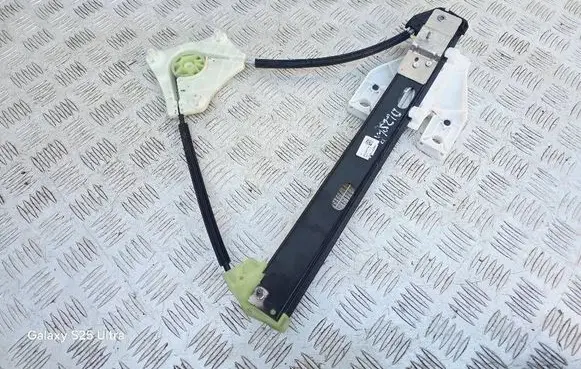 Audi A1 Rear window lifting mechanism without motor 82G839461A