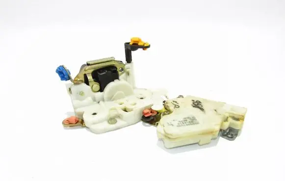 Subaru Forester SF Front door lock 89A518