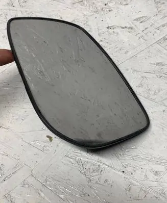 Toyota Avensis T250 Wing mirror glass 3001821
