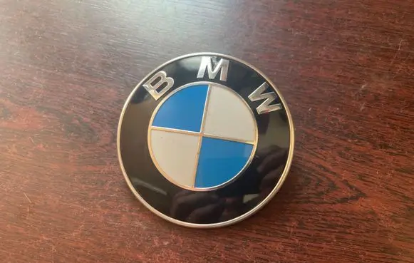 BMW 5 F10 F11 Manufacturer badge logo/emblem 10333410