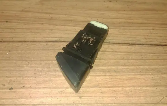 Mazda 323 F Hazard light switch b25d664h0