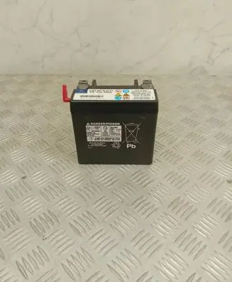 Mercedes-Benz C W204 Car battery A0049820008