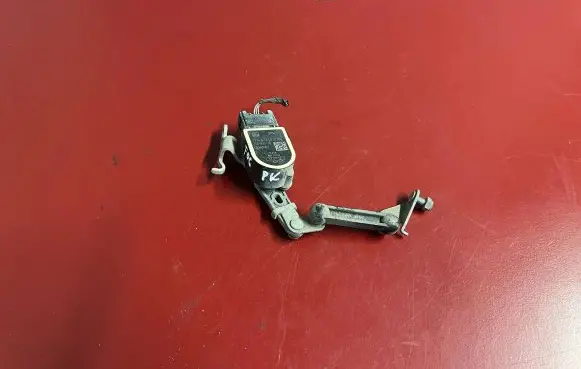 BMW 6 F06 Gran coupe Headlight/headlamp level sensor 6784072 37146784072