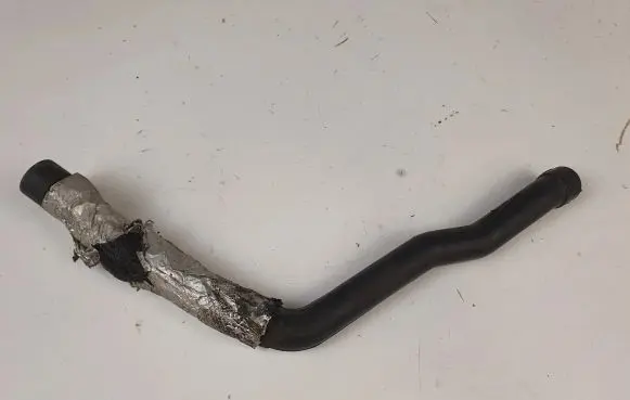 Mercedes-Benz E W212 Breather hose/pipe A6510101282