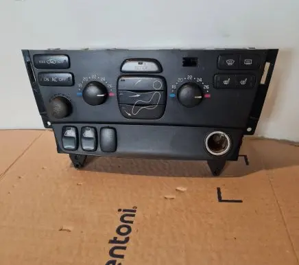 Volvo V70 Climate control unit 30746022 06W34E01