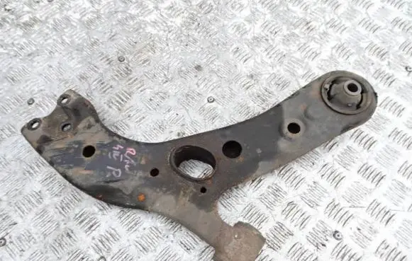 Toyota RAV 4 (XA40) Front lower control arm/wishbone