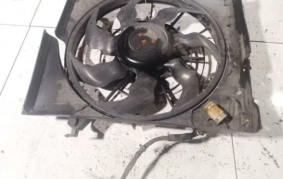 KIA Ceed Radiator cooling fan shroud 
