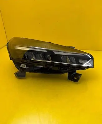 Renault Clio V Headlight/headlamp 260103507R
