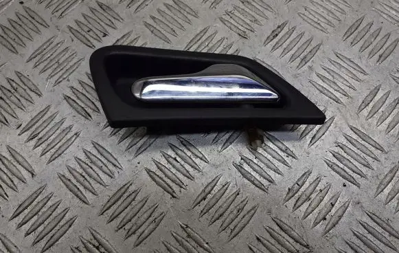 Mercedes-Benz Vito Viano W638 Rear door interior handle trim BRAK