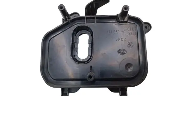 Volkswagen Touareg II Headlight/headlamp dust cover 17486001LT