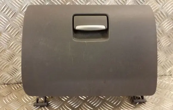 Ford Focus Glove box lid/cover 