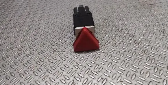 Volkswagen Golf V Hazard light switch