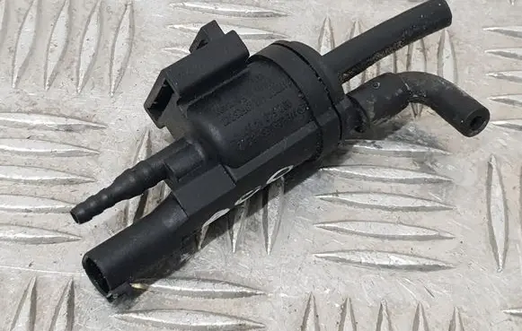 Mercedes-Benz C W203 Turbo solenoid valve 0025401497