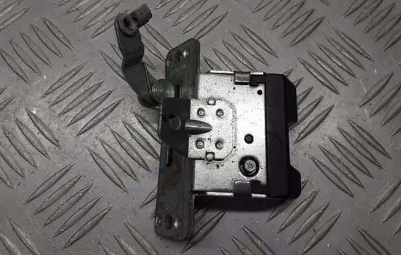 Opel Corsa C Tailgate exterior lock 90534769