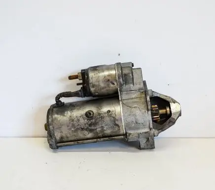 Volkswagen PASSAT B5 Starter motor 068911024E