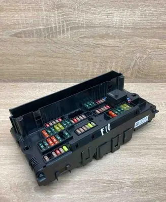 BMW 5 F10 F11 Fuse module 9234421 1670487