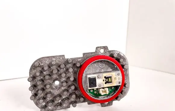 BMW 3 E92 E93 LED ballast control module 1305715084 707881