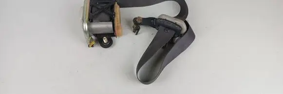 Subaru Impreza II Front seatbelt
