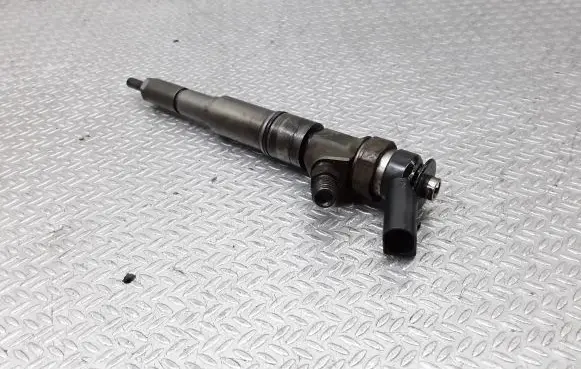 BMW 5 E60 E61 Fuel injector 0445110131