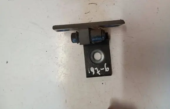 BMW X6 E71 Front door lower hinge 7068077