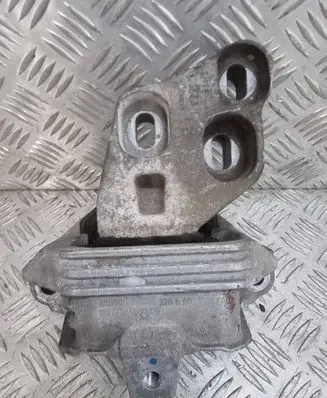 Mercedes-Benz A W176 Engine mount bracket 326E60