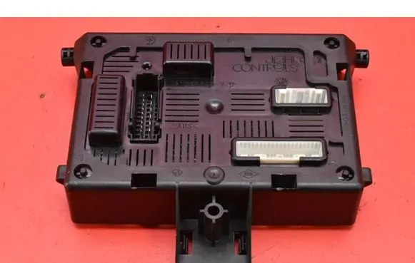 Renault Clio III Engine control unit/module ECU 8200652284