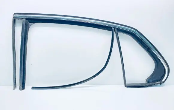 Volkswagen Jetta V Rubber seal rear door window/glass 1K5839643A 1K5839431F