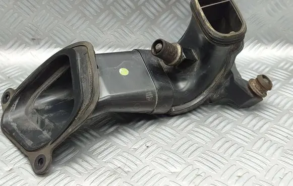 Opel Zafira C Air intake duct part 13337772