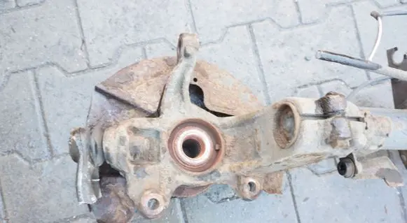 Volvo XC40 Front wheel hub spindle knuckle