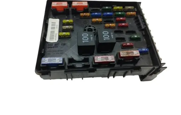 Volkswagen PASSAT CC Fuse module 3C0937125 63592777