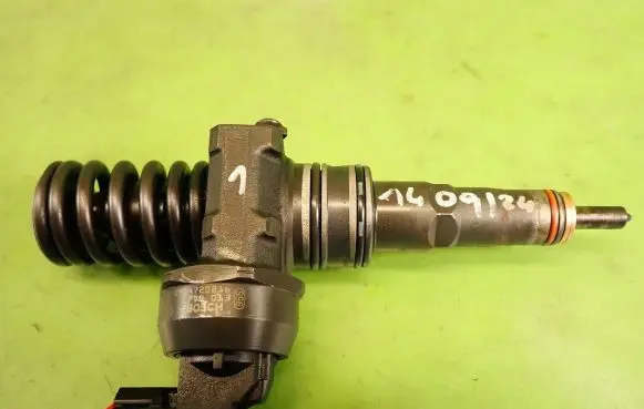 Skoda Superb B5 (3U) Fuel injector